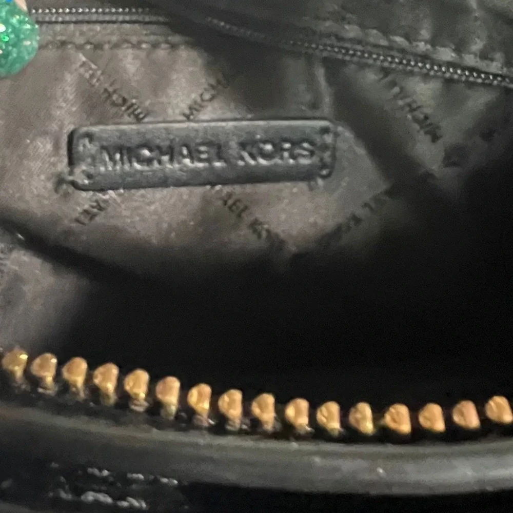 Michael Kors Trisha Crossbody Women Medium Black Pebbled Leather Gold Hardware